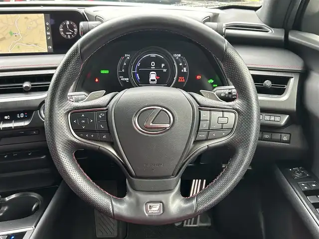 レクサス ＵＸ 250h Fスポーツ 東京都 2020(令2)年 4.3万km ホワイトノーヴァガラスフレーク ムーンルーフ/純正ナビ/バックカメラ/パドルシフト/ドライブレコーダー/ビルトインETC2.0/AC100V/パワーシート/シートヒーター/ステアリングヒーター/レクサスセーフティシステム＋/プリクラッシュセーフティ/・レーンディパーチャーアラート/・レーダークルーズコントロール/・オートマチックハイビーム/・アダプティブハイビームシステム