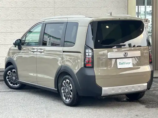 ホンダ フリード クロスター 兵庫県 2025(令7)年 0.1万km未満 ベージュ 登録済未使用車/両側パワースライドドア/衝突軽減ブレーキ/コーナーセンサー/ブラインドスポットモニター/ハーフレザーシート/前席シートヒーター/電動パーキングブレーキ/オートホールド/ステアリングリモコン/革巻きステアリング/スマートキー/スペアキー/純正アルミ15インチ