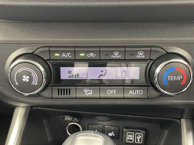 トヨタ ライズ Z 岐阜県 2019(令1)年 3万km ブラックマイカメタリック 9インチディスプレイオーディオ/フルセグTV/Apple car play/iPod/Bluetooth接続/USB入力端子/衝突軽減回避ブレーキ/衝突警報機能/車線逸脱警報機能/先行車発進お知らせ機能/アダプティブドライビングビーム/アイドリングストップ/オートライト/オートハイビーム/コーナーセンサー/標識認識機能/アダクティブクルーズコントロール/レーンキープコントロール/ブラインドスポットモニター/パノラミックビューモニター/ステアリングリモコン/純正ドアバイザー/シートヒーター（運転席＋助手席）/電動格納ミラー/LEDヘッドライト/LEDフォグランプ/プッシュスタート/スマートキー/ETC2.0