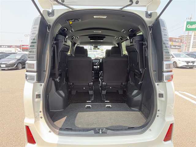 トヨタ ヴォクシー ZS 煌Ⅱ 徳島県 2020(令2)年 2.9万km ホワイトパールクリスタルシャイン 純正10インチSDナビ/（Bluetooth/フルセグ/CD/DVD/SD）/バックカメラ/フリップダウンモニター/衝突軽減ブレーキ/レーンキープアシスト/クルーズコントロール/クリアランスソナー/社外前後ドライブレコーダー/ビルトインETC/ステアリングリモコン/アイドリングストップ