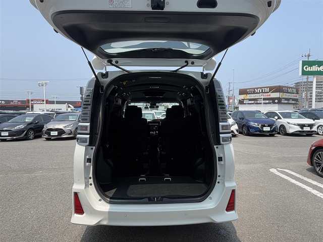 トヨタ ヴォクシー ZS 煌Ⅱ 徳島県 2020(令2)年 2.9万km ホワイトパールクリスタルシャイン 純正10インチSDナビ/（Bluetooth/フルセグ/CD/DVD/SD）/バックカメラ/フリップダウンモニター/衝突軽減ブレーキ/レーンキープアシスト/クルーズコントロール/クリアランスソナー/社外前後ドライブレコーダー/ビルトインETC/ステアリングリモコン/アイドリングストップ