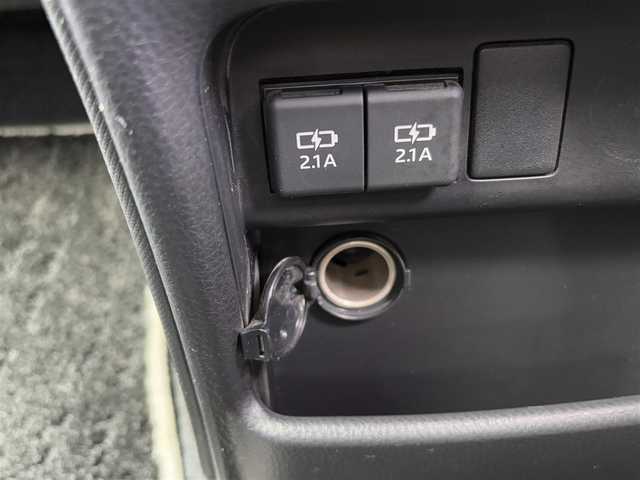 トヨタ ヴォクシー ZS 煌Ⅱ 徳島県 2020(令2)年 2.9万km ホワイトパールクリスタルシャイン 純正10インチSDナビ/（Bluetooth/フルセグ/CD/DVD/SD）/バックカメラ/フリップダウンモニター/衝突軽減ブレーキ/レーンキープアシスト/クルーズコントロール/クリアランスソナー/社外前後ドライブレコーダー/ビルトインETC/ステアリングリモコン/アイドリングストップ