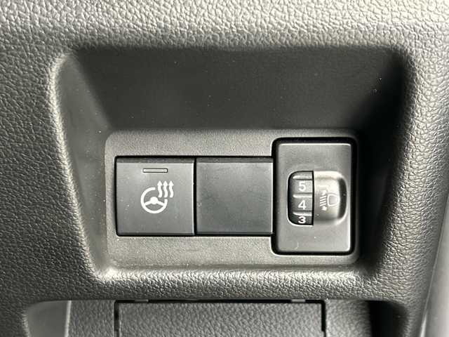 スズキ スペーシア カスタム HYBRID XS 愛知県 2023(令5)年 1.8万km インディゴブルーメタリック 社外８インチナビ/・Ｂｌｕｅｔｏｏｔｈ/・フルセグ/・DVD/CD/・HDMI/・AM/FM/・SD音楽録音/両側パワースライドドア/バックカメラ/シートヒーター/ステアリングヒーター/ＥＴＣ/追従クルコン/ドラレコ型ミラー/衝突軽減/コーナーセンサー/レーンキープ/オートマチックハイビーム/LEDヘッドライト/オットマン/スペアキー