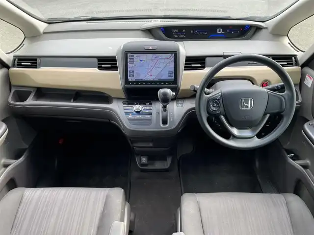 ホンダ フリード G 福岡県 2018(平30)年 16万km プレミアムスパークルブラックパール GatersSDナビ/(BT、バックカメラ、CD/DVD、フルセグTV、AMFM)/片側電動スライドドア/ビルトインETC/横滑り防止/スマートキー/スペアキー