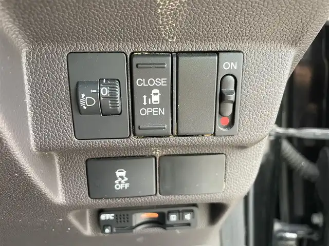 ホンダ フリード G 福岡県 2018(平30)年 16万km プレミアムスパークルブラックパール GatersSDナビ/(BT、バックカメラ、CD/DVD、フルセグTV、AMFM)/片側電動スライドドア/ビルトインETC/横滑り防止/スマートキー/スペアキー