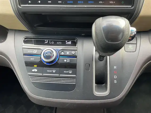 ホンダ フリード G 福岡県 2018(平30)年 16万km プレミアムスパークルブラックパール GatersSDナビ/(BT、バックカメラ、CD/DVD、フルセグTV、AMFM)/片側電動スライドドア/ビルトインETC/横滑り防止/スマートキー/スペアキー