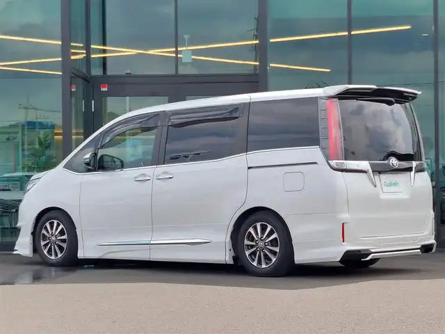 トヨタ エスクァイア Gi 東京都 2020(令2)年 2.6万km ホワイトパールクリスタルシャイン 純正ナビ/純正アルミホイール/トヨタセーフティセンス/・レーントレーシングアシスト/・プリクラッシュセーフティ/・オートマティックハイビーム/MODELLISTAエアロ/ETC/バックカメラ/デジタルインナーミラー/両側パワースライドドア/LEDヘッドライト/プッシュスタート/シートヒーター