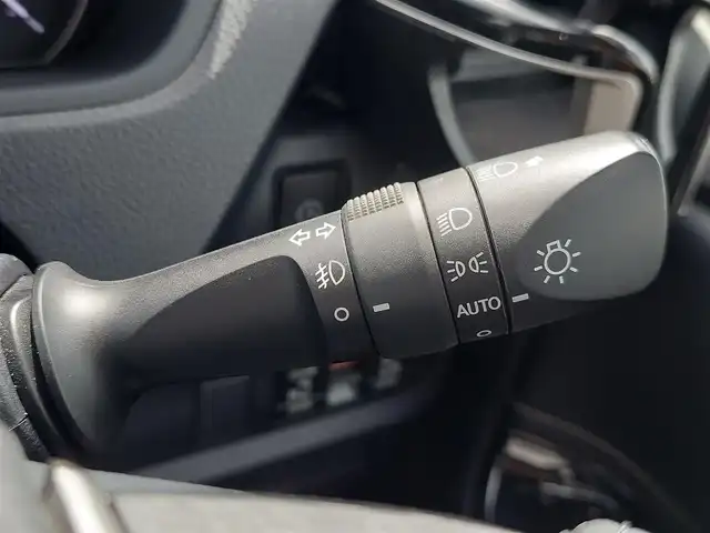 トヨタ エスクァイア Gi 東京都 2020(令2)年 2.6万km ホワイトパールクリスタルシャイン 純正ナビ/純正アルミホイール/トヨタセーフティセンス/・レーントレーシングアシスト/・プリクラッシュセーフティ/・オートマティックハイビーム/MODELLISTAエアロ/ETC/バックカメラ/デジタルインナーミラー/両側パワースライドドア/LEDヘッドライト/プッシュスタート/シートヒーター