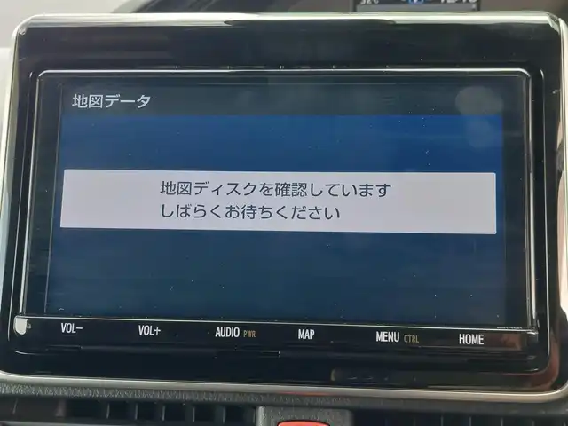 トヨタ エスクァイア Gi 東京都 2020(令2)年 2.6万km ホワイトパールクリスタルシャイン 純正ナビ/純正アルミホイール/トヨタセーフティセンス/・レーントレーシングアシスト/・プリクラッシュセーフティ/・オートマティックハイビーム/MODELLISTAエアロ/ETC/バックカメラ/デジタルインナーミラー/両側パワースライドドア/LEDヘッドライト/プッシュスタート/シートヒーター