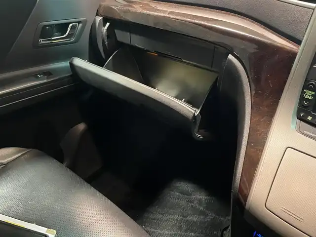 トヨタ ヴェルファイア 2．4Z 大阪府 2012(平24)年 14.1万km ブラック ”(株)IDOMが運営する【じしゃロン堺店】の自社ローン専用車両になります。/こちらは現金またはオートローンご利用時の価格です。自社ローンご希望の方は別途その旨お申付け下さい”