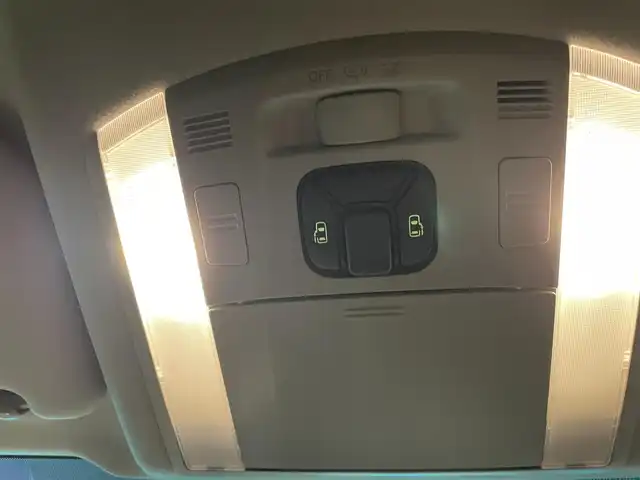 トヨタ ヴェルファイア 2．4Z 大阪府 2012(平24)年 14.1万km ブラック ”(株)IDOMが運営する【じしゃロン堺店】の自社ローン専用車両になります。/こちらは現金またはオートローンご利用時の価格です。自社ローンご希望の方は別途その旨お申付け下さい”