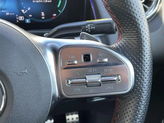 メルセデス・ベンツ Ｍ・ベンツ ＧＬＢ２００ｄ 4マチック AMGライン 群馬県 2023(令5)年 1.7万km デジタルホワイト レーダーセーフティパッケージ/・アダクティブブレーキアシスト/・アダクティブレーンキーピング/・アダクティブクルーズコントロール/・アダクティブステアリング/・パークトロニック/・オートマチックハイビーム/・ブラインドスポットモニター/純正メーカーナビゲーション/（BT/ラジオ/フルセグTV）/全方位カメラ/ビルトインETC/純正前後ドライブレコーダー/前席メモリパワーシート/前席シートヒーター/パワーバックドア/LEDヘッドライト/フォグライト/エントリーライト/アンビエントライト/アイドリングストップ/パドルシフト/ルーフレール/電格ミラー/純正フロアマット/純正19インチアルミホイール