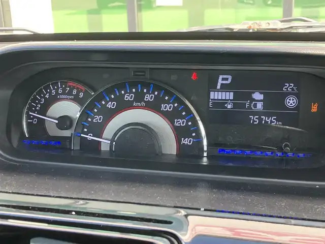 スズキ ワゴンＲ スティングレー HYBRID T 道南・函館 2017(平29)年 7.6万km ピュアホワイトP /社外ナビ//フルセグTV//夏冬タイヤ//エンジンスターター//クルーズコントロール//ヘッドアップディスプレイ//シートヒーター//車線逸脱警報装置//オートライト//フォグランプ//純正フロアマット