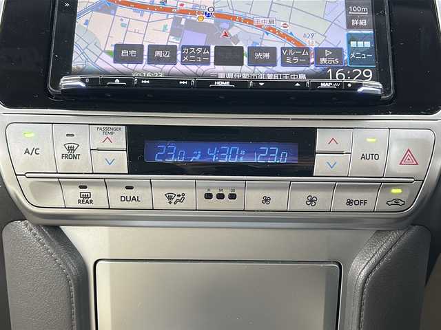 トヨタ ランドクルーザー プラド TX 三重県 2021(令3)年 4.6万km ホワイトパールクリスタルシャイン 社外9型ナビ /バックカメラ /サンルーフ /ビルトインETC /スペアキー /前後コーナーセンサー /レーダークルーズコントロール /レーンキープアシスト /衝突軽減ブレーキ/純正フロアマット /革巻きステアリング/ステアリングスイッチ/LEDヘッドライト/オートハイビーム /オートライト/電動格納ミラー/禁煙車