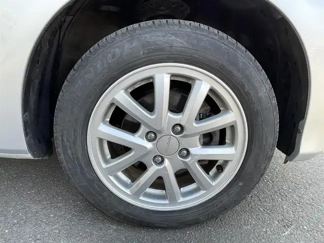 ホンダ フィット G 10thアニバーサリー 道央・札幌 2012(平24)年 9.8万km アラバスターシルバーメタリック ・4WD/・寒冷地仕様/・純正オーディオ/CD&AUX/・ビルトインETC/・ABS/・純正フロアマット/・パワーステアリング/・パワーウィンドウ/・電動格納ミラー/・スペアキー(鍵のみ)