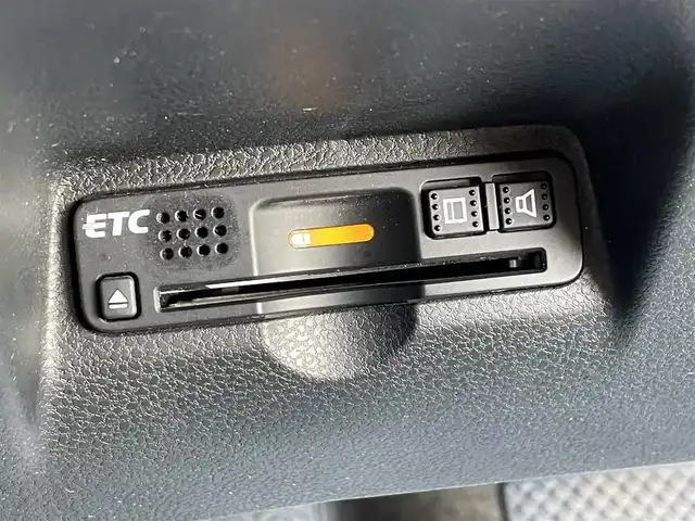 ホンダ フィット G 10thアニバーサリー 道央・札幌 2012(平24)年 9.8万km アラバスターシルバーメタリック ・4WD/・寒冷地仕様/・純正オーディオ/CD&AUX/・ビルトインETC/・ABS/・純正フロアマット/・パワーステアリング/・パワーウィンドウ/・電動格納ミラー/・スペアキー(鍵のみ)