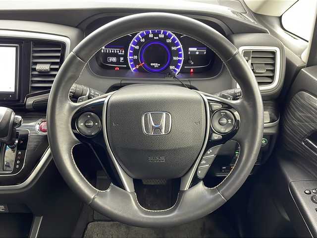 ホンダ オデッセイ アブソルート 20thアニバーサリー 茨城県 2015(平27)年 2.5万km ホワイトオーキッドパール ８型ナビ　バックモニター　フリップダウンモニター　両側電動スライドドア　レーダークルーズコントロール　レーンキープアシスト　パドルシフト　純正１７インチＡＷ　ＬＥＤヘッドランプ　フォグランプ