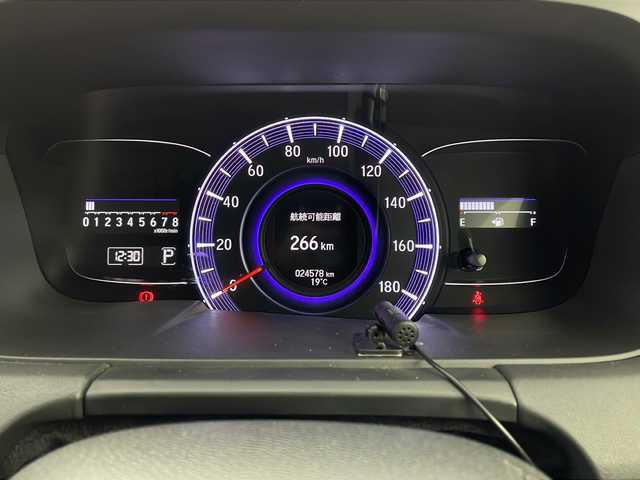 ホンダ オデッセイ アブソルート 20thアニバーサリー 茨城県 2015(平27)年 2.5万km ホワイトオーキッドパール ８型ナビ　バックモニター　フリップダウンモニター　両側電動スライドドア　レーダークルーズコントロール　レーンキープアシスト　パドルシフト　純正１７インチＡＷ　ＬＥＤヘッドランプ　フォグランプ