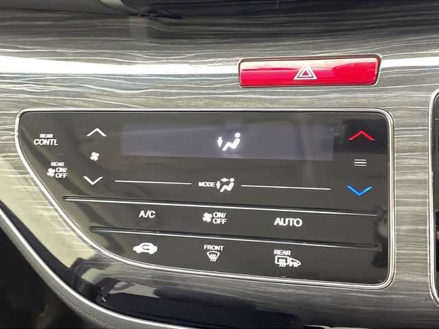 ホンダ オデッセイ アブソルート 20thアニバーサリー 茨城県 2015(平27)年 2.5万km ホワイトオーキッドパール ８型ナビ　バックモニター　フリップダウンモニター　両側電動スライドドア　レーダークルーズコントロール　レーンキープアシスト　パドルシフト　純正１７インチＡＷ　ＬＥＤヘッドランプ　フォグランプ