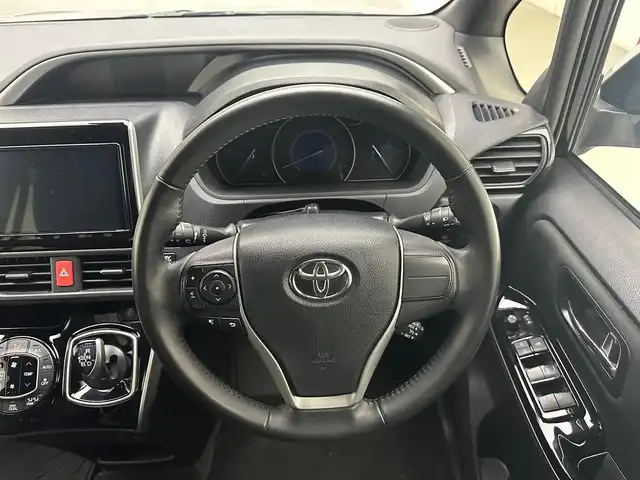 トヨタ ヴォクシー ハイブリッド ZS 煌Ⅱ 兵庫県 2020(令2)年 4.6万km ブラック 純正9インチSD(CD/DVD/SD/Bt/フルセグ)/・NSZT-Y68T/バックカメラ/純正フリップダウンモニター/両側パワースライドドア/クルーズコントロール/PKSB/LDA/オートハイビーム/シートヒーター/LEDヘッドライト/LEDフォグ/クリアランスソナー/ビルトインETC/純正１６AW/社外マット・純正バイザー