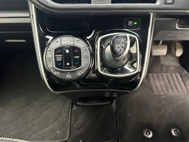 トヨタ ヴォクシー ハイブリッド ZS 煌Ⅱ 兵庫県 2020(令2)年 4.6万km ブラック 純正9インチSD(CD/DVD/SD/Bt/フルセグ)/・NSZT-Y68T/バックカメラ/純正フリップダウンモニター/両側パワースライドドア/クルーズコントロール/PKSB/LDA/オートハイビーム/シートヒーター/LEDヘッドライト/LEDフォグ/クリアランスソナー/ビルトインETC/純正１６AW/社外マット・純正バイザー