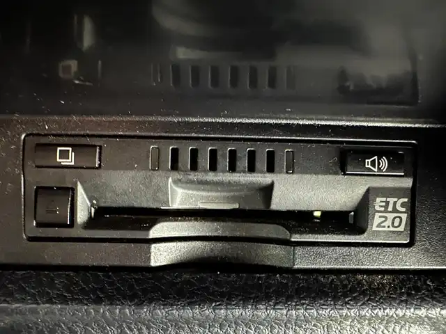 トヨタ ヴォクシー ハイブリッド ZS 煌Ⅱ 兵庫県 2020(令2)年 4.6万km ブラック 純正9インチSD(CD/DVD/SD/Bt/フルセグ)/・NSZT-Y68T/バックカメラ/純正フリップダウンモニター/両側パワースライドドア/クルーズコントロール/PKSB/LDA/オートハイビーム/シートヒーター/LEDヘッドライト/LEDフォグ/クリアランスソナー/ビルトインETC/純正１６AW/社外マット・純正バイザー