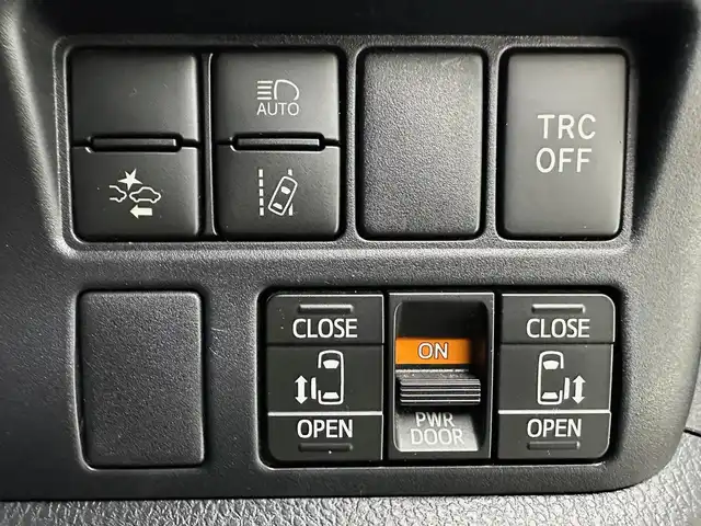 トヨタ ヴォクシー ハイブリッド ZS 煌Ⅱ 兵庫県 2020(令2)年 4.6万km ブラック 純正9インチSD(CD/DVD/SD/Bt/フルセグ)/・NSZT-Y68T/バックカメラ/純正フリップダウンモニター/両側パワースライドドア/クルーズコントロール/PKSB/LDA/オートハイビーム/シートヒーター/LEDヘッドライト/LEDフォグ/クリアランスソナー/ビルトインETC/純正１６AW/社外マット・純正バイザー