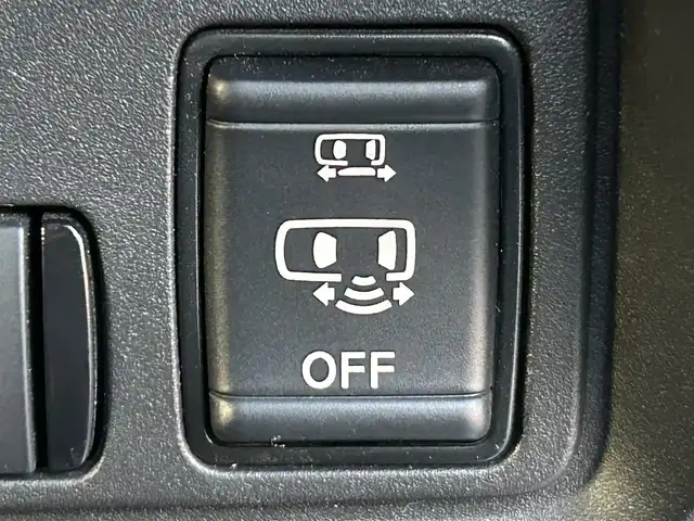 日産 セレナ ハイウェイスター V 岡山県 2023(令5)年 7万km プリズムホワイト 登録時走行距離70242km/純正12.3インチナビ/フルセグTV(AM.FM.TV.BT)/AppleCarPlay/両側パワースライドドア/アラウンドビューモニター/デジタルインナーミラー/純正ドライブレコーダー/純正防水シート/ETC2.0/プロパイロット/クリアランスソナー/衝突軽減ブレーキ/横滑り防止装置/クルーズコントロール(追従走行あり)/車線逸脱警報（レーンキープアシスト）/オートライト/オートマチックハイビーム/デュアルバックドア/アイドリングストップ/16インチ純正AW/純正フロアマット