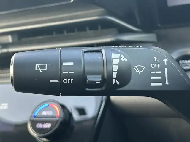 日産 セレナ ハイウェイスター V 岡山県 2023(令5)年 7万km プリズムホワイト 登録時走行距離70242km/純正12.3インチナビ/フルセグTV(AM.FM.TV.BT)/AppleCarPlay/両側パワースライドドア/アラウンドビューモニター/デジタルインナーミラー/純正ドライブレコーダー/純正防水シート/ETC2.0/プロパイロット/クリアランスソナー/衝突軽減ブレーキ/横滑り防止装置/クルーズコントロール(追従走行あり)/車線逸脱警報（レーンキープアシスト）/オートライト/オートマチックハイビーム/デュアルバックドア/アイドリングストップ/16インチ純正AW/純正フロアマット