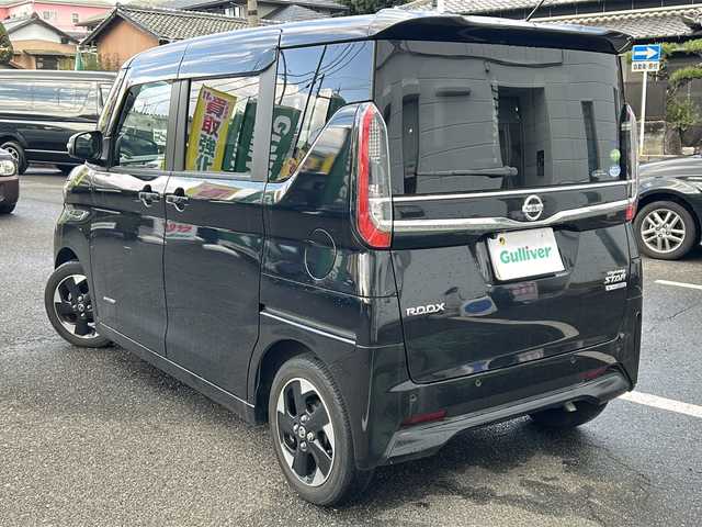 日産 ルークス ハイウェイスター X 愛知県 2021(令3)年 3.2万km ブラック ・禁煙車/・ワンオーナー/・純正ナビ/フルセグTV/　（MM320D-L）/・Bluetooth/USB/AUX/・アラウンドビューモニター/・ビルトインETC/・エマージェンシーブレーキ/・LDW/・先行車発進お知らせ/・左パワースライドドア/・ステアスイッチ/・電動格納ミラーウインカー/・純正１４インチアルミ/・LEDオートライト/・フォグランプ/・後席サンシェイド/・アイドリングストップ/・プッシュスタート/・ドアバイザー/・純正フロアマット/・新車保証書/・取扱説明書/・スペアキー