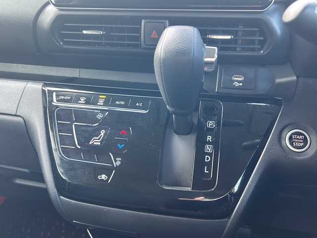 日産 ルークス ハイウェイスター X 愛知県 2021(令3)年 3.2万km ブラック ・禁煙車/・ワンオーナー/・純正ナビ/フルセグTV/　（MM320D-L）/・Bluetooth/USB/AUX/・アラウンドビューモニター/・ビルトインETC/・エマージェンシーブレーキ/・LDW/・先行車発進お知らせ/・左パワースライドドア/・ステアスイッチ/・電動格納ミラーウインカー/・純正１４インチアルミ/・LEDオートライト/・フォグランプ/・後席サンシェイド/・アイドリングストップ/・プッシュスタート/・ドアバイザー/・純正フロアマット/・新車保証書/・取扱説明書/・スペアキー