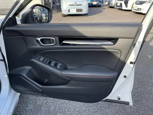 ホンダ シビック EX 大分県 2021(令3)年 2.9万km プラチナホワイトパール ワンオーナー/ハーフレザー調シート/純正OPフロントスポイラー＆リアスポイラー/メーカーOPナビ 【フルセグ/BTオーディオ/USB】/バックカメラ/純正18インチアルミホイール/ビルトインETC2.0/レーダークルーズコントロール/ブラインドスポットモニター/クリアランスソナー/置くだけ充電/電動パーキングブレーキ/前席ヒーター付パワーシート/LEDヘッドライト/LEDフォグランプ/オートライト/レザーステアリング/チルトステアリング/ステアリングリモコン/ウインカーミラー/ミラーヒーター/オートワイパー/横滑り防止装置/アイドリングストップ/エンジンプッシュスタート/リアプライバシーガラス/ドアバイザー/無限フロアマット/電動格納ミラー/カーテン＆サイド＆Wエアバッグ/ABS/スマートキー×2/保証書/車両取説