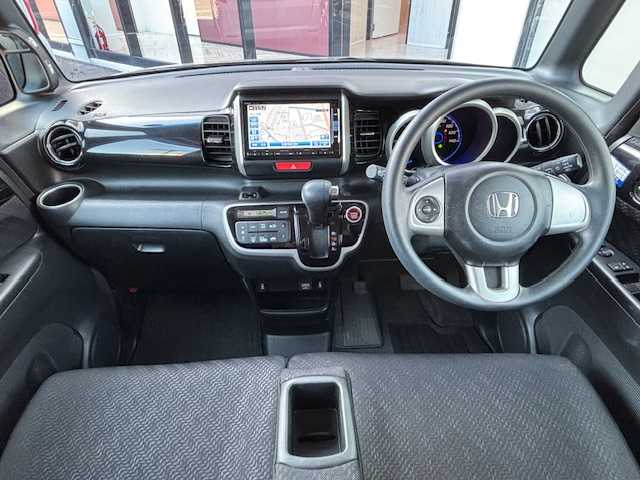 ホンダ Ｎ ＢＯＸ SSパッケージ 宮城県 2015(平27)年 6.5万km ポリッシュドメタルメタリック 登録時走行距離64496ｋｍ/１オーナー/純正ナビ/フルセグTV/Bluetooth/USB/DVD/CD/FM/AM/両側パワースライド/横滑り防止装置/シティブレーキアクティブシステム/シートヒーター/プッシュスタート/スマートキー/スペアキー×１/ステアリングリモコン/オートライト/バックカメラ/アイドリングストップ/純正フロアマット/LEDライト/フォグランプ/純正アルミホイール/ドアバイザー/電動格納ミラー