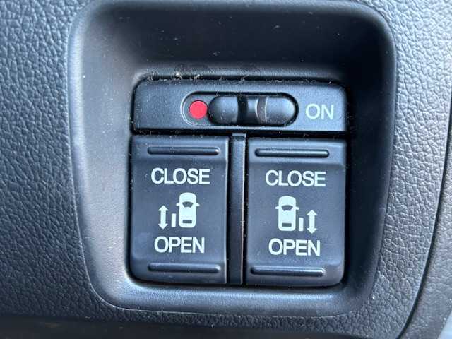 ホンダ Ｎ ＢＯＸ SSパッケージ 宮城県 2015(平27)年 6.5万km ポリッシュドメタルメタリック 登録時走行距離64496ｋｍ/１オーナー/純正ナビ/フルセグTV/Bluetooth/USB/DVD/CD/FM/AM/両側パワースライド/横滑り防止装置/シティブレーキアクティブシステム/シートヒーター/プッシュスタート/スマートキー/スペアキー×１/ステアリングリモコン/オートライト/バックカメラ/アイドリングストップ/純正フロアマット/LEDライト/フォグランプ/純正アルミホイール/ドアバイザー/電動格納ミラー