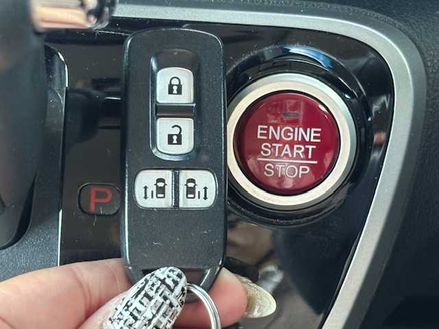 ホンダ Ｎ ＢＯＸ SSパッケージ 宮城県 2015(平27)年 6.5万km ポリッシュドメタルメタリック 登録時走行距離64496ｋｍ/１オーナー/純正ナビ/フルセグTV/Bluetooth/USB/DVD/CD/FM/AM/両側パワースライド/横滑り防止装置/シティブレーキアクティブシステム/シートヒーター/プッシュスタート/スマートキー/スペアキー×１/ステアリングリモコン/オートライト/バックカメラ/アイドリングストップ/純正フロアマット/LEDライト/フォグランプ/純正アルミホイール/ドアバイザー/電動格納ミラー