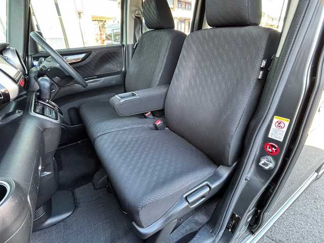 ホンダ Ｎ ＢＯＸ SSパッケージ 宮城県 2015(平27)年 6.5万km ポリッシュドメタルメタリック 登録時走行距離64496ｋｍ/１オーナー/純正ナビ/フルセグTV/Bluetooth/USB/DVD/CD/FM/AM/両側パワースライド/横滑り防止装置/シティブレーキアクティブシステム/シートヒーター/プッシュスタート/スマートキー/スペアキー×１/ステアリングリモコン/オートライト/バックカメラ/アイドリングストップ/純正フロアマット/LEDライト/フォグランプ/純正アルミホイール/ドアバイザー/電動格納ミラー