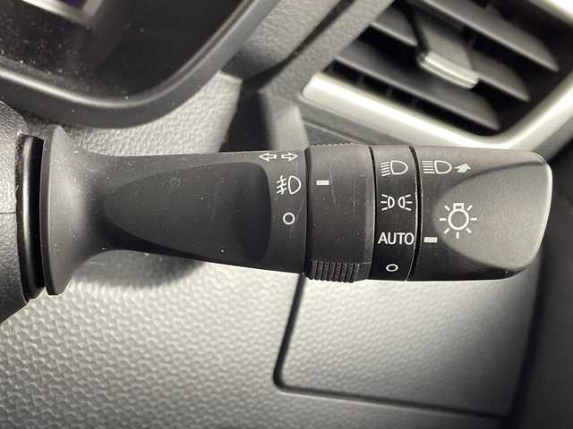 トヨタ ルーミー カスタムG 大阪府 2019(令1)年 2.2万km レーザーブルークリスタルシャイン 禁煙車/スマートアシスト/　・衝突回避支援ブレーキ機能/　・衝突警告機能/　・車線逸脱警報機能/　・先行車発進お知らせ機能/　・誤発進抑制機能/　・アダプティブ・クルーズ・コントロール/　・オートマチックハイビーム/純正ナビ/　（Bluetooth/CD）/フルセグTV/バックカメラ/両側パワースライドドア/LEDヘッドライト/オートライト/フォグランプ/社外15インチアルミホイール/純正フロアマット/コーナーセンサー/スマートキー/ETC