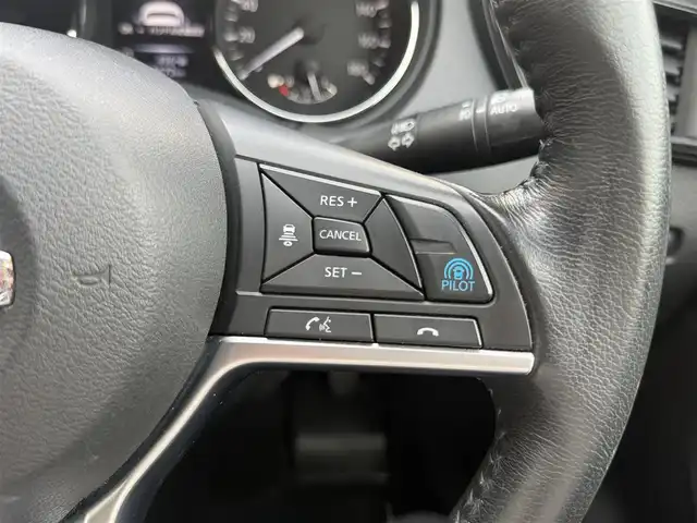 日産 エクストレイル 20Xi 愛知県 2019(平31)年 6.9万km ブリリアントホワイトパール /禁煙//純正9型メモリナビ//フルセグ/CD/DVD/BD/SD/BT/USB/iPod//AppleCarPlay/AndroidAuto//アラウンドビューモニター //純正18AW//インテリジェントルームミラー//ルーフレール //ビルトインETC//パワーバックドア //カプロンシート//全席クイックコンフォートシート//LEDオートライト //フォグランプ //スペアタイヤ//プロパイロット //エマージェンシーブレーキ//踏み間違い衝突防止アシスト //インテリジェントLI//FCW //BSW //RCTA //コーナーセンサー//革巻きステアリング //ステアリングスイッチ//プッシュスタート //スマートキー //純正マット//取扱説明書//保証書 //記録簿 //スペアキー