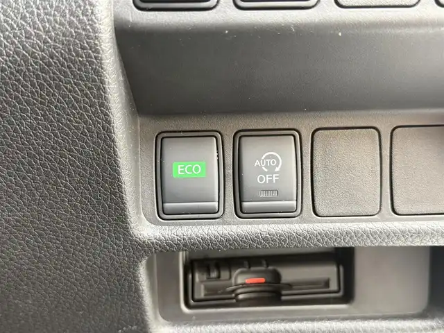 日産 エクストレイル 20Xi 愛知県 2019(平31)年 6.9万km ブリリアントホワイトパール /禁煙//純正9型メモリナビ//フルセグ/CD/DVD/BD/SD/BT/USB/iPod//AppleCarPlay/AndroidAuto//アラウンドビューモニター //純正18AW//インテリジェントルームミラー//ルーフレール //ビルトインETC//パワーバックドア //カプロンシート//全席クイックコンフォートシート//LEDオートライト //フォグランプ //スペアタイヤ//プロパイロット //エマージェンシーブレーキ//踏み間違い衝突防止アシスト //インテリジェントLI//FCW //BSW //RCTA //コーナーセンサー//革巻きステアリング //ステアリングスイッチ//プッシュスタート //スマートキー //純正マット//取扱説明書//保証書 //記録簿 //スペアキー