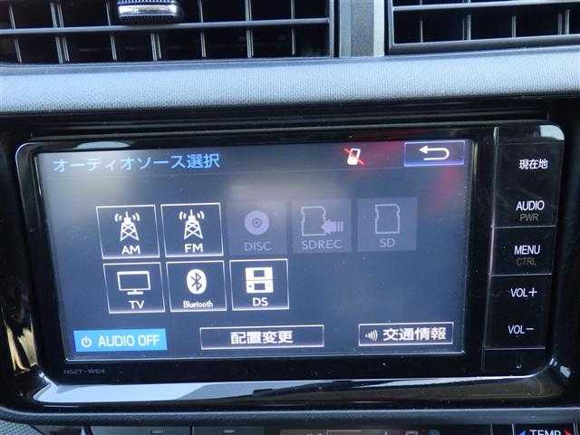 トヨタ アクア G 千葉県 2015(平27)年 4.8万km コバルトブルーメタリック アイドリングストップ/純正SDナビ/地デジTV/【DVD/CD再生可　Bluetooth接続】/バックカメラ/前席シートヒーター/ETC/LEDヘッドライト/フォグライト/ウインカーミラー/ステアリングスイッチ/革巻きステアリング/スマートキー