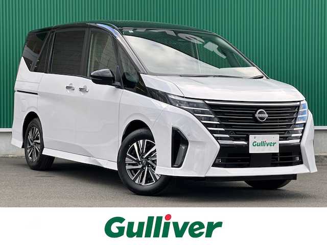 日産 セレナ e－パワー ハイウェイスター V 宮城県 2024(令6)年 0.1万km未満 白Ⅱ e-POWER　ハイウエイスターV/NissanConnectナビゲーションシステム（地デジ内蔵）/・Bluetooth/AppleCarPlay/AndroidAuto/ETC2.0ユニット/ドライブレコーダー（前後セット）/ワイヤレス充電器/インテリジェント アラウンドビューモニター/インテリジェント ルームミラー/プロパイロット（ナビリンク機能付）/プロパイロット緊急停止支援システム（SOSコール機能付）/アダプティブLEDヘッドライトシステム/＝＝＝/インテリジェント エマージェンシーブレーキ/前方衝突予測警報/衝突回避ステアリングアシスト/車線逸脱防止支援システム＋車線逸脱警報/後側方衝突防止支援システム＋後側方車両検知警報/後退時車両検知警報/踏み間違い衝突防止アシスト/標識検知機能/コーナーセンサー/ハンズフリーオートスライドドア（両側）/USB電源ソケット/革巻きステアリング/ステアリングスイッチ/電動パーキングブレーキ/ブレーキホールド/純正16インチAW/W/サイド/カーテンエアバッグ