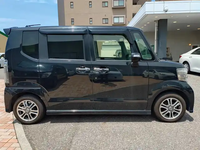 ホンダ Ｎ ＢＯＸ カスタム G Lパッケージ 新潟県 2016(平28)年 7.1万km スマートブラック (株)IDOMが運営する【じしゃロン新潟店】の自社ローン専用車両になります。/こちらは現金またはオートローンご利用時の価格です。自社ローンご希望の方は別途その旨お申付け下さい/純正ナビ/FM/AM/CD/DVD視聴可能/ワンセグTV視聴可能(走行中視聴可能)/Bluetooth接続可能/バックカメラ/ETC/両側パワースライドドア/プッシュスタート/前後ドライブレコーダー(品番：MDR-CAM2)/電動格納ウィンカーミラー/純正フロアマット/衝突被害軽減システム/横滑り防止装置/スマートキー/スペアキー×１/取扱説明書