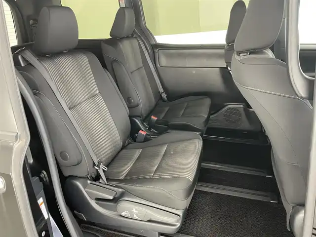 トヨタ ヴォクシー ハイブリッド ZS 煌Ⅱ 愛知県 2020(令2)年 6.9万km ブラック 純正１０型ナビ　フルセグＴＶ　純正後席モニター　モデリスタエアロ　シートヒーター　両側パワースライド　前後ドラレコ　ＥＴＣ　クルコン　セーフティセンス　衝突軽減装置　ＬＥＤオートライト　フォグ　コーナーセンサー　禁煙車