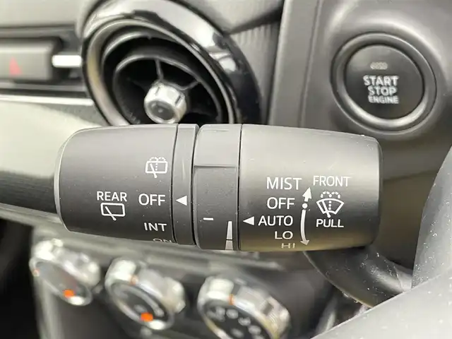 マツダ デミオ 15S 千葉県 2019(令1)年 1.2万km ダイナミックブルーマイカ ワンオーナー/禁煙車/純正ナビ/・フルセグTV/Bluetooth/CD/DVD/LEDコンフォートパッケージ/・LEDヘッドランプ/・オートレベリング/・アドバンストキーレスエントリーシステム/・アドバンストキー×２/・ヘッドランブユニット内シグネチャーＬＥＤランプ/・運転席＆助手席シートヒーター/・スーパーＵＶカットガラス/・フルオートエアコン/・ＩＲカットガラス/ETC/プッシュスタート/フロアマット/ドアバイザー/取説・保証書