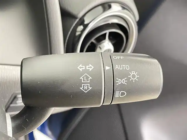 マツダ デミオ 15S 千葉県 2019(令1)年 1.2万km ダイナミックブルーマイカ ワンオーナー/禁煙車/純正ナビ/・フルセグTV/Bluetooth/CD/DVD/LEDコンフォートパッケージ/・LEDヘッドランプ/・オートレベリング/・アドバンストキーレスエントリーシステム/・アドバンストキー×２/・ヘッドランブユニット内シグネチャーＬＥＤランプ/・運転席＆助手席シートヒーター/・スーパーＵＶカットガラス/・フルオートエアコン/・ＩＲカットガラス/ETC/プッシュスタート/フロアマット/ドアバイザー/取説・保証書