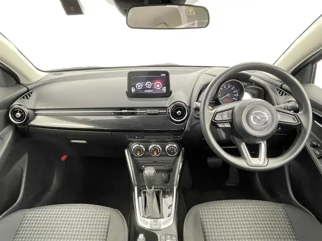 マツダ デミオ 15S 千葉県 2019(令1)年 1.2万km ダイナミックブルーマイカ ワンオーナー/禁煙車/純正ナビ/・フルセグTV/Bluetooth/CD/DVD/LEDコンフォートパッケージ/・LEDヘッドランプ/・オートレベリング/・アドバンストキーレスエントリーシステム/・アドバンストキー×２/・ヘッドランブユニット内シグネチャーＬＥＤランプ/・運転席＆助手席シートヒーター/・スーパーＵＶカットガラス/・フルオートエアコン/・ＩＲカットガラス/ETC/プッシュスタート/フロアマット/ドアバイザー/取説・保証書