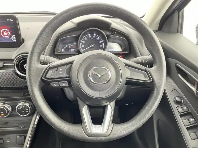 マツダ デミオ 15S 千葉県 2019(令1)年 1.2万km ダイナミックブルーマイカ ワンオーナー/禁煙車/純正ナビ/・フルセグTV/Bluetooth/CD/DVD/LEDコンフォートパッケージ/・LEDヘッドランプ/・オートレベリング/・アドバンストキーレスエントリーシステム/・アドバンストキー×２/・ヘッドランブユニット内シグネチャーＬＥＤランプ/・運転席＆助手席シートヒーター/・スーパーＵＶカットガラス/・フルオートエアコン/・ＩＲカットガラス/ETC/プッシュスタート/フロアマット/ドアバイザー/取説・保証書