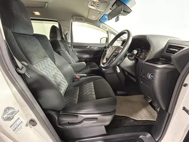 トヨタ ヴェルファイア Z 佐賀県 2019(令1)年 3.2万km ホワイトパールクリスタルシャイン モデリスタエアロ /アルパイン11インチナビ(EX11Z)/CD/DVD/フルセグTV/Bluetooth/バックカメラ /両側パワースライドドア/クルーズコントロール/ETC/前後ドライブレコーダー/クリアランスソナー /LEDライト/オートライト/フォグライト /純正18インチアルミホイール/純正フロアマット/スマートキー/スペアキー/電動格納ミラー/ステアリングリモコン/社外GPSレーダー