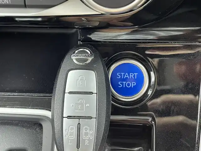 日産 セレナ e－パワー ハイウェイスター V 茨城県 2021(令3)年 3.8万km ダイヤモンドブラック インテリキー/プッシュスタート/LEDポートライト/レーダークルーズ/インテリジェントルームミラー/前方ドラレコ/オートデュアルエアコン/純正10インチナビ/Bluetooth/DVD/Blu-ray/フルセグTV/純正フリップダウンモニター/アラウンドビューモニター/両側パワースライドドア/ビルトインETC/ブラインドスポットモニター