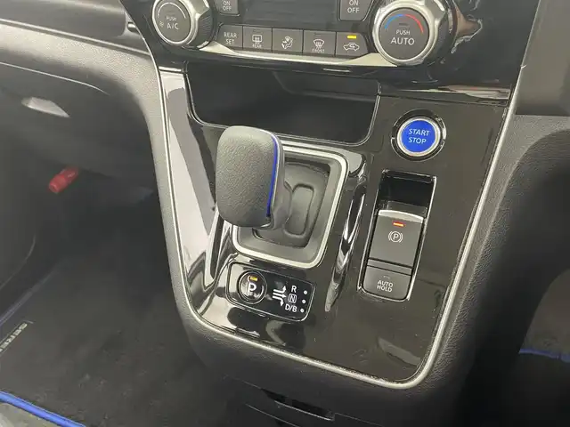 日産 セレナ e－パワー ハイウェイスター V 茨城県 2021(令3)年 3.8万km ダイヤモンドブラック インテリキー/プッシュスタート/LEDポートライト/レーダークルーズ/インテリジェントルームミラー/前方ドラレコ/オートデュアルエアコン/純正10インチナビ/Bluetooth/DVD/Blu-ray/フルセグTV/純正フリップダウンモニター/アラウンドビューモニター/両側パワースライドドア/ビルトインETC/ブラインドスポットモニター